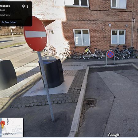 Central Apt W Parking Possibility, Netflix & Near Attractions Århus Exterior foto