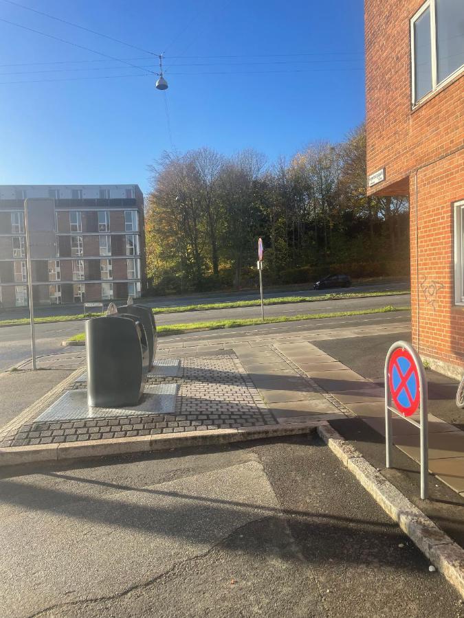 Central Apt W Parking Possibility, Netflix & Near Attractions Århus Exterior foto