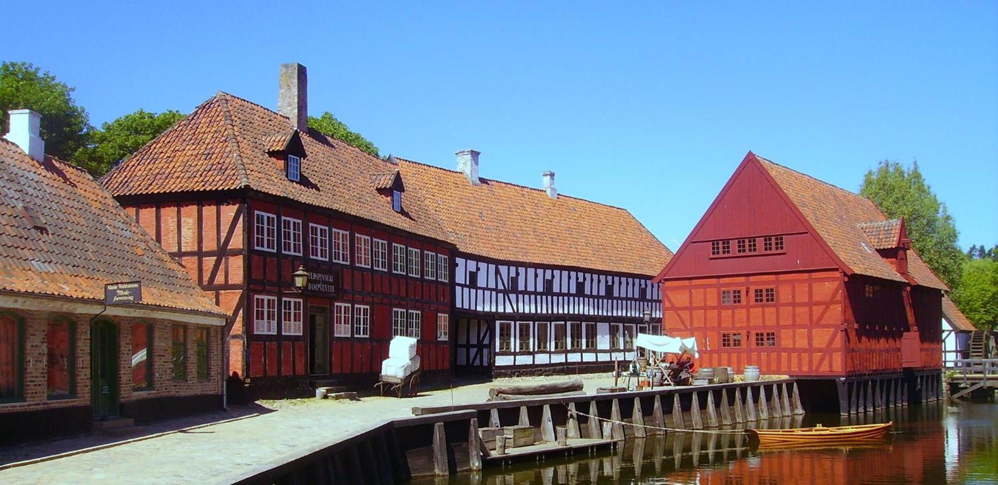 Central Apt W Parking Possibility, Netflix & Near Attractions Århus Exterior foto