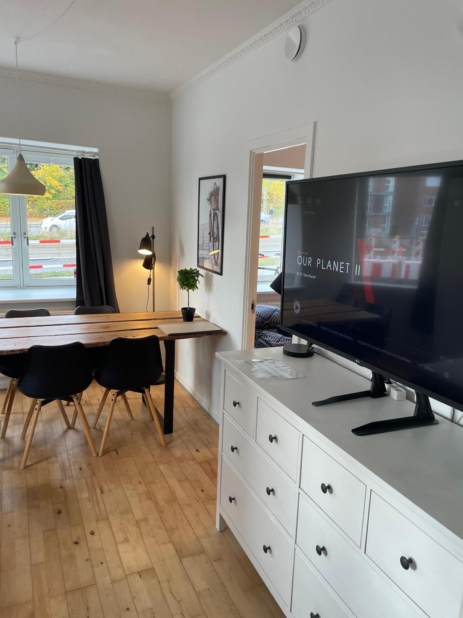 Central Apt W Parking Possibility, Netflix & Near Attractions Århus Exterior foto