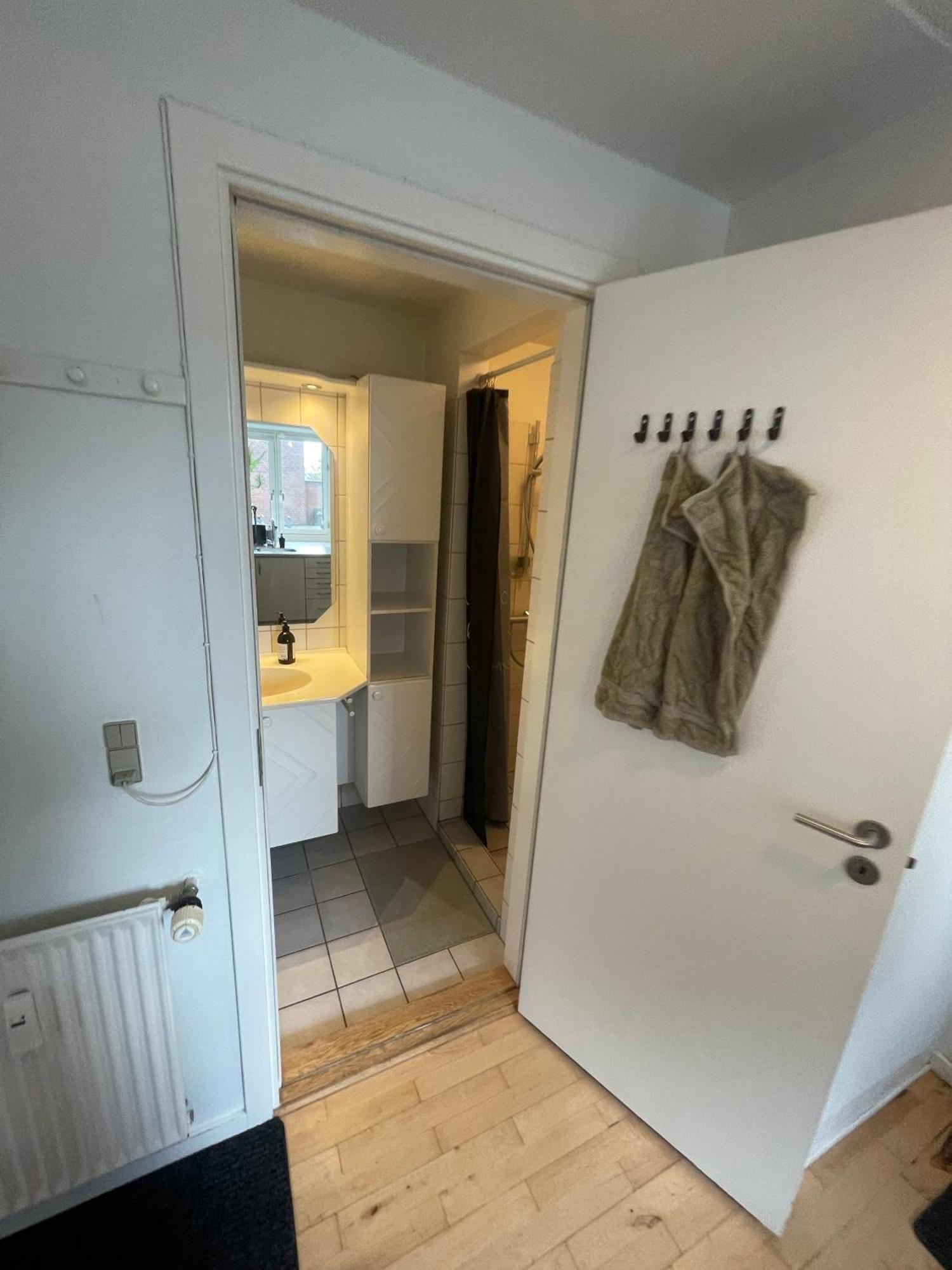 Central Apt W Parking Possibility, Netflix & Near Attractions Århus Exterior foto